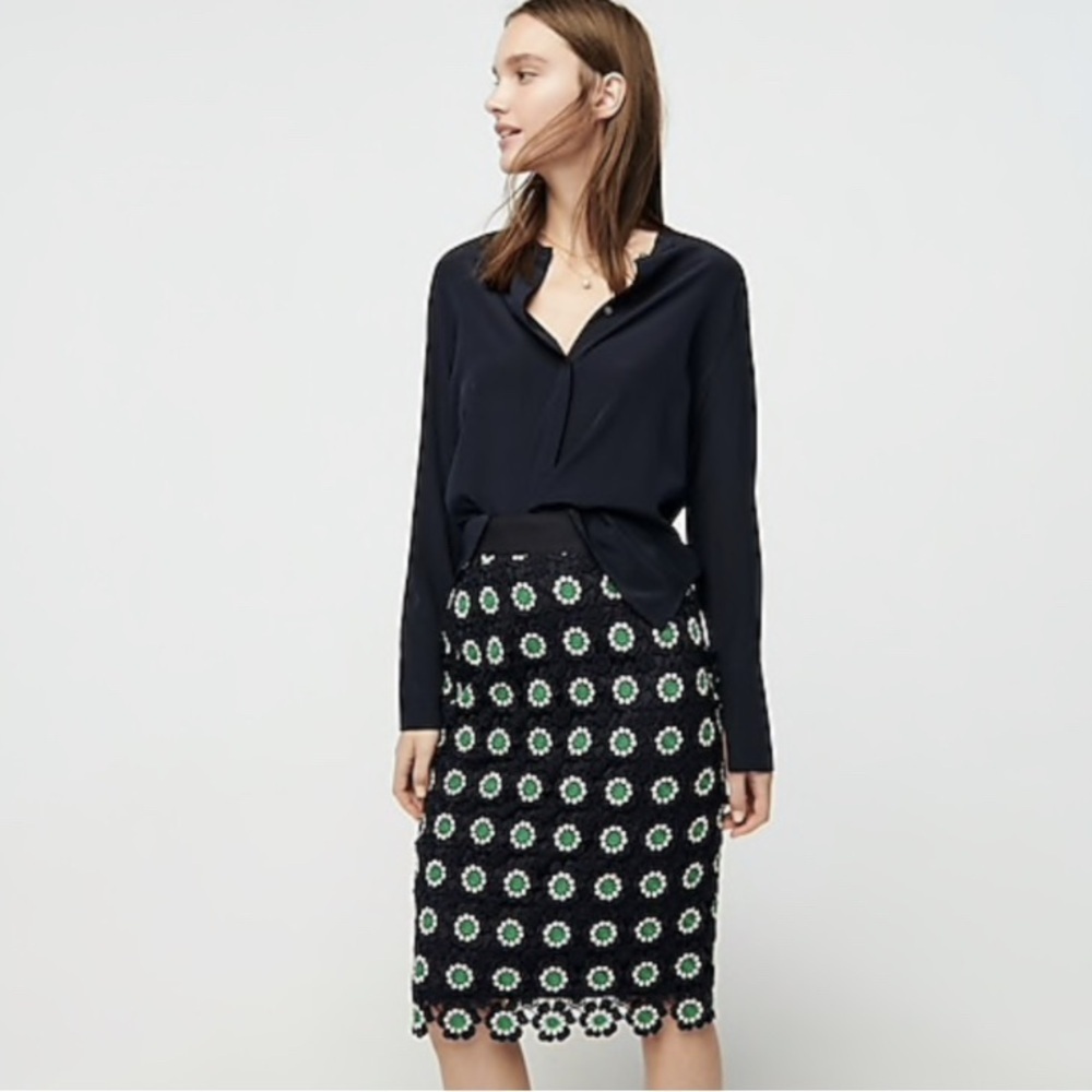 NWT J. Crew Pencil Skirt. Navy/Green Floral Crochet Pattern (6)